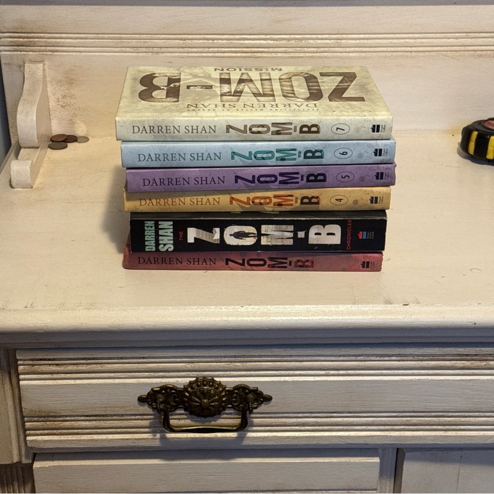 Zom-B Book Series by Darren Shan volumes 1-7 zombie Darren Shan horror
